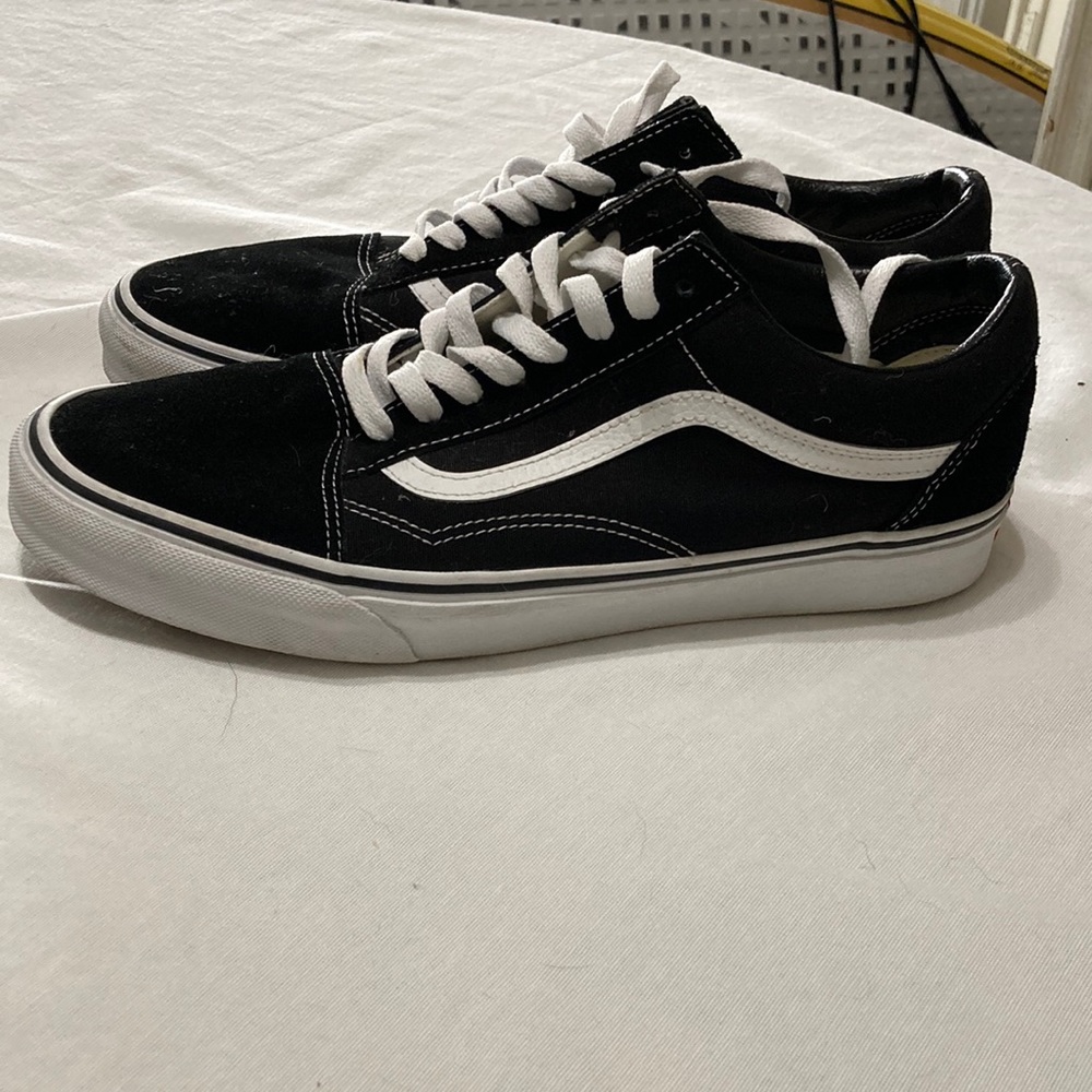 Black Vans Old Skool. Excellent condition.